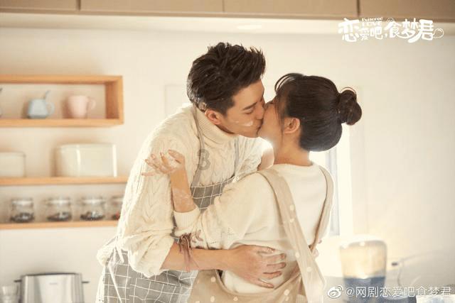 救援受困的长颈鹿